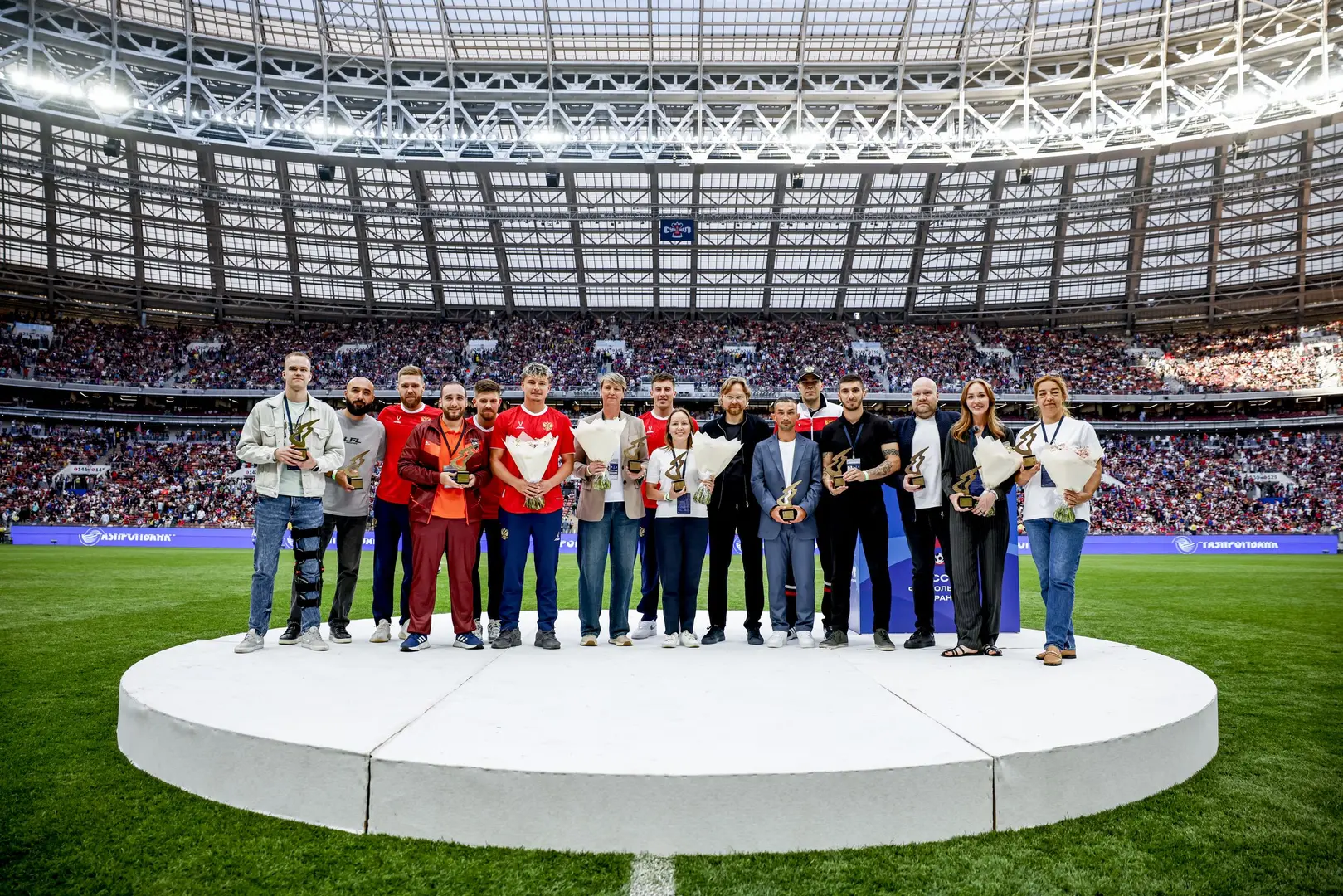 Награждение ЛФЛ Ростов на стадионе